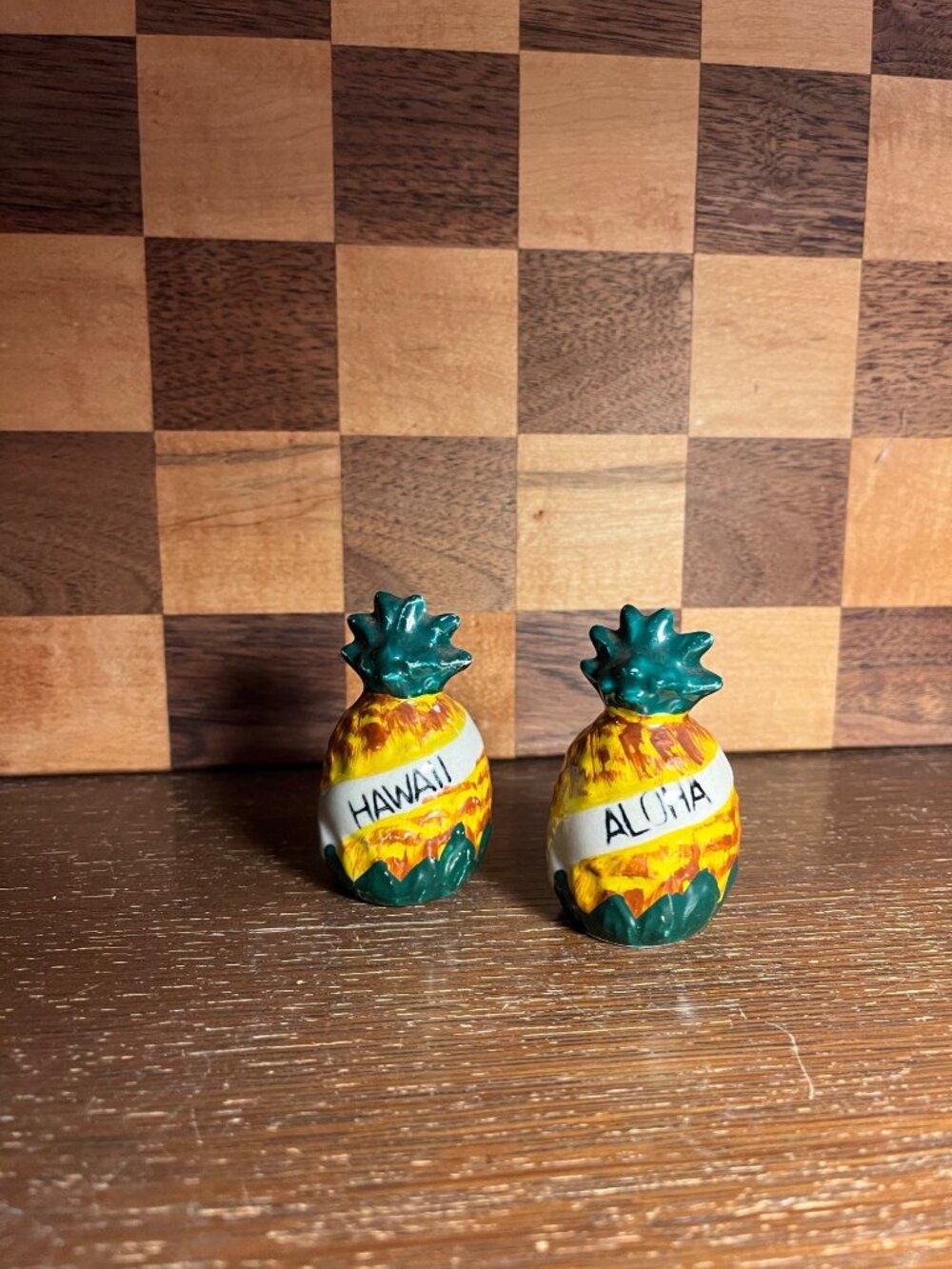 Hawaii Pineapple Salt and Pepper Shakers A1145